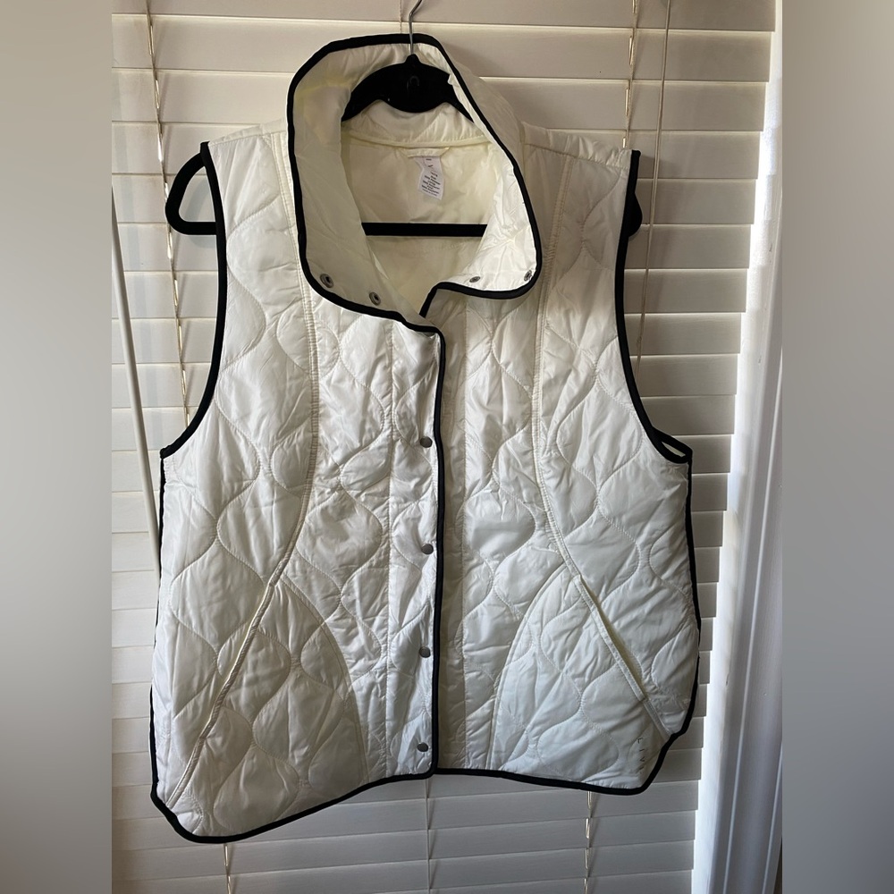 Accepting offers- LIVI Cream Quilted Vest with Black Accents